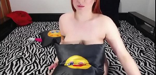  Chubby Girl strip show webcam